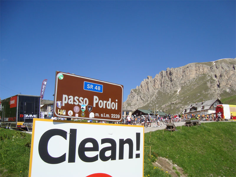 gal/2010/07 - Sella Ronda Bike Day 2010/05 - SellaRonda_Bike_Day/03 - Il mitico Passo Pordoi/10pordoi_01-01.jpg